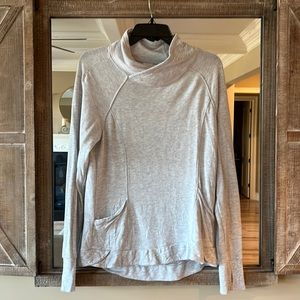 Yogalicious Comfy Cozy Pullover Lightweight Womens Medium